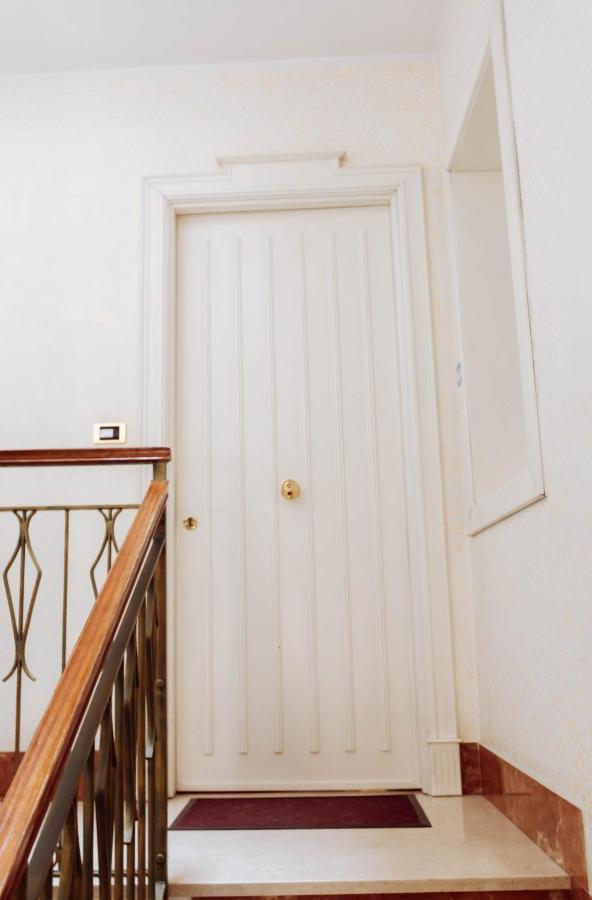 Diamond Apartment カステッランマーレ・デル・ゴルフォ エクステリア 写真